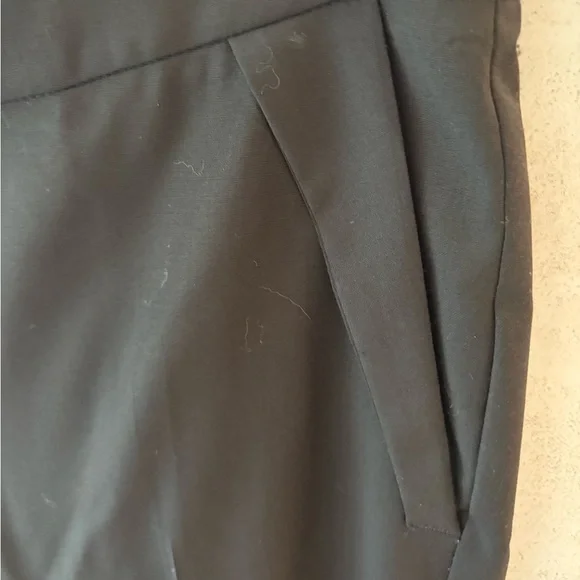 Brunello Cucinelli Black Ankle Cropped Pants Tailored Elegance